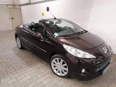 Gebraucht Peugeot 207 CC Urban Move 120 PS (88 kW) 2012 Schwarz Cabrio