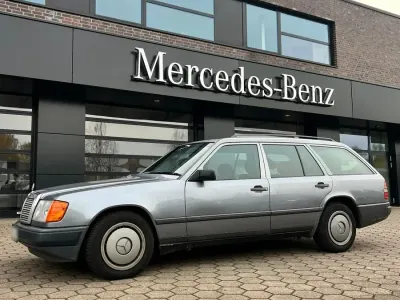 Second-hand Mercedes E300 109 CP (80 kW) 1988 Gri Break