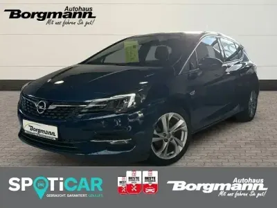 Używany Opel Astra Basis 131 KM (96 kW) 2021 Niebieski Sedan/Limuzyna