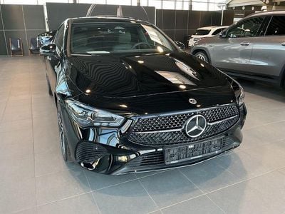 Neu Mercedes CLA220 190 PS (139 kW) 2026 Schwarz Limousine