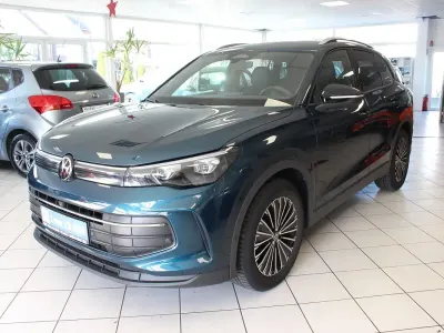 Gebraucht VW Tiguan Goal 150 PS (110 kW) 2025 Blau metallic SUV