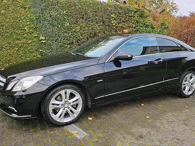 Gebraucht Mercedes E250 204 PS (150 kW) 2009 Schwarz Coupé