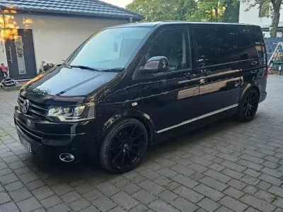 Gebraucht VW Multivan Highline 140 PS (102 kW) 2015 Schwarz Van / Kleinbus