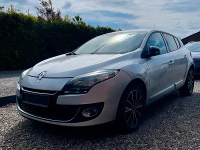 Używany Renault Mégane 116 KM (85 kW) 2012 Szary Sedan/Limuzyna