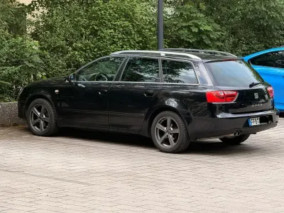Gebraucht Seat Exeo Style 143 PS (105 kW) 2012 Schwarz Limousine