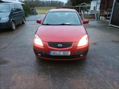Rot Gebraucht 2005 Kia Rio Limousine | 3.450 €