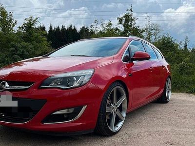Gebraucht Opel Astra Exklusiv 140 PS (102 kW) 2015 Rot Kombi