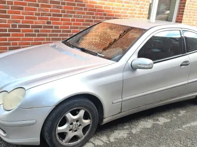 Gebraucht Mercedes C200 160 PS (117 kW) 2001 Silber Coupé