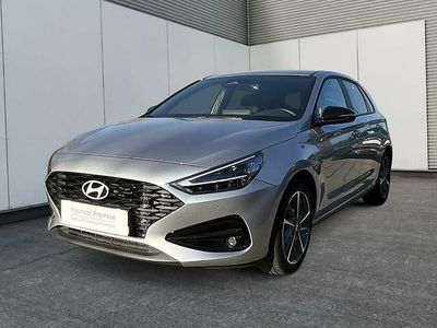 Gebraucht Hyundai i30 101 PS (74 kW) 2024 Shimmering silver Limousine