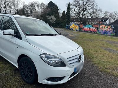 Gebraucht Mercedes B200 139 PS (102 kW) 2012 Weiß Van / Kleinbus