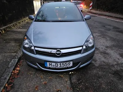 Usata Opel Astra GTC 105 CV (77 kW) 2006 Grigio Utilitaria