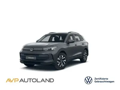 Gebraucht VW Tiguan Life 204 PS (150 kW) 2025 Grau SUV