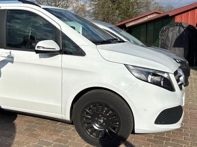 Mercedes V220
