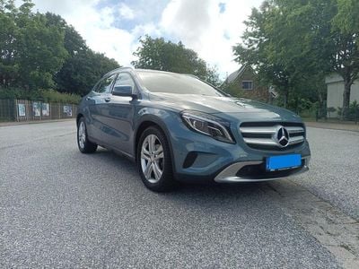 Mercedes GLA200