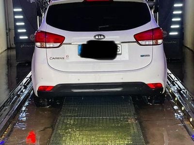 Gebraucht Kia Carens 135 PS (99 kW) 2017 Weiß Van / Kleinbus