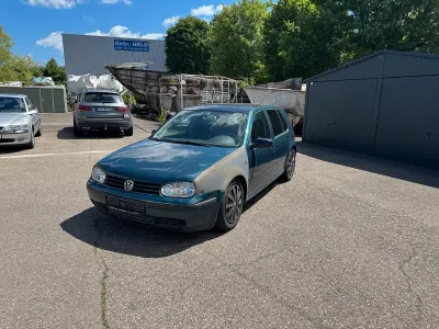 Gebraucht VW Golf IV 131 PS (96 kW) 2001 Grün Kleinwagen