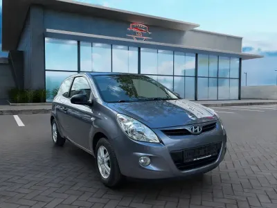 Gebraucht Hyundai i20 Classic 77 PS (56 kW) 2010 Grau Kleinwagen