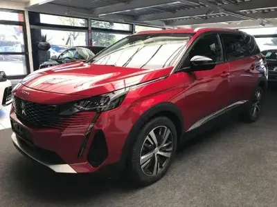 Gebraucht Peugeot 5008 Allure 177 PS (130 kW) 2022 Rot SUV