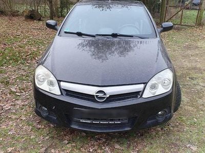 Schwarz Gebraucht 2009 Opel Tigra Cabrio | 1.675 €