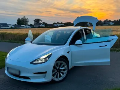 Gebraucht Tesla Model 3 208 kW (283 PS) 2022 Weiß Limousine