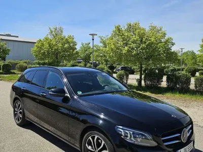 Gebraucht Mercedes C220 Exclusive 194 PS (142 kW) 2020 Schwarz Kombi