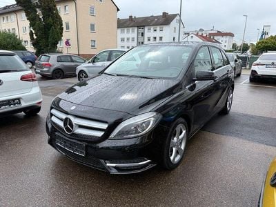 Gebraucht Mercedes B200 156 PS (114 kW) 2014 Schwarz Van / Kleinbus