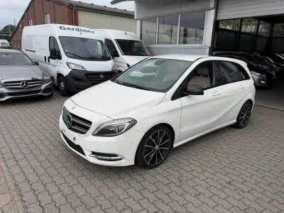 Gebraucht Mercedes B220 170 PS (125 kW) 2014 Weiß Kleinwagen