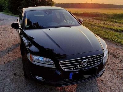 Second-hand Volvo V70 Kinetic 120 CP (88 kW) 2016 Negru Break