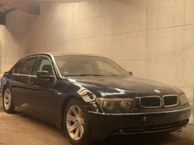 Gebraucht BMW 760L 445 PS (327 kW) 2005 Blau Limousine