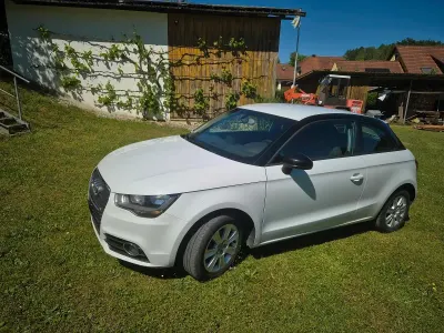 Gebraucht Audi A1 105 PS (77 kW) 2013 Weiß Kleinwagen