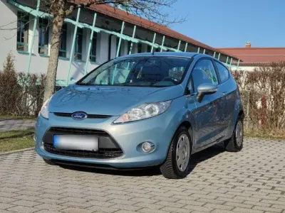 Usata Ford Fiesta Titanium 82 CV (60 kW) 2010 Grigio Utilitaria