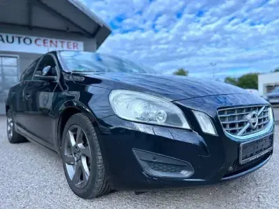Gebraucht Volvo S60 114 PS (83 kW) 2012 Schwarz Limousine