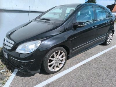 Mercedes B200
