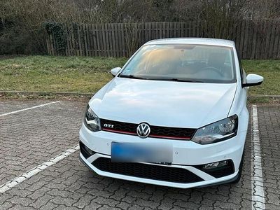 Weiß Gebraucht 2013 VW Polo Comfortline Kleinwagen | 6.999 € (Etwas zu teuer)