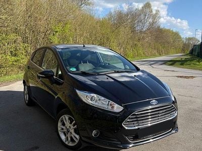 Gebraucht Ford Fiesta Titanium 101 PS (74 kW) 2016 Schwarz Kleinwagen