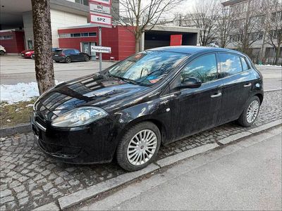 Schwarz Gebraucht 2015 Fiat Bravo Street Kleinwagen | 5.999 € (Etwas zu teuer)