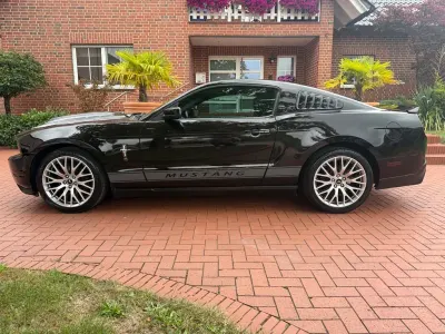 Gebraucht Ford Mustang 305 PS (224 kW) 2012 Schwarz Coupé