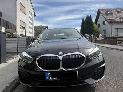 Gebraucht BMW 118 Advantage 140 PS (102 kW) 2020 Schwarz Kleinwagen