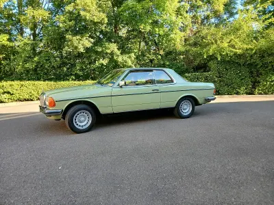 Gebraucht Mercedes 280 156 PS (114 kW) 1977 Grün Coupé
