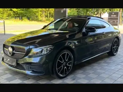 Gebraucht Mercedes C300 245 PS (180 kW) 2019 Andere farben Coupé