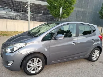 Gebraucht Hyundai ix20 Edition 90 PS (66 kW) 2015 Grau Kleinwagen