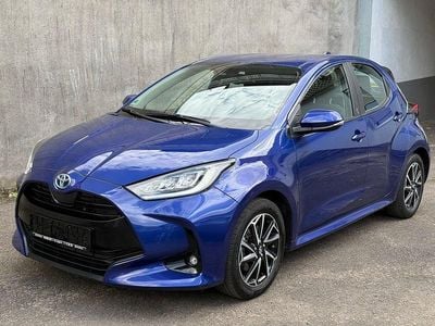 Gebraucht Toyota Yaris Hybrid 116 PS (85 kW) 2022 Blau Limousine