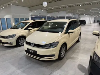 Gebraucht VW Touran 110 PS (80 kW) 2018 Gelb Van / Kleinbus