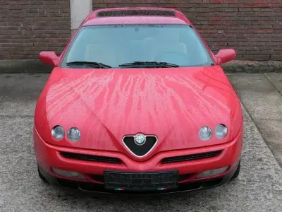 Second-hand Alfa Romeo GTV 201 CP (147 kW) 1995 Roșu Coupe