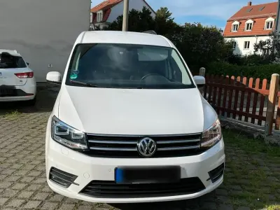 Używany VW Caddy Maxi 150 KM (110 kW) 2018 Biały Minivan