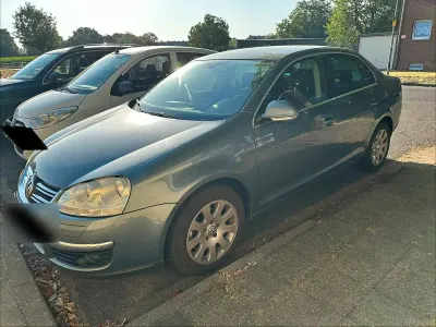 Gebraucht VW Jetta 115 PS (84 kW) 2006 Grün Limousine