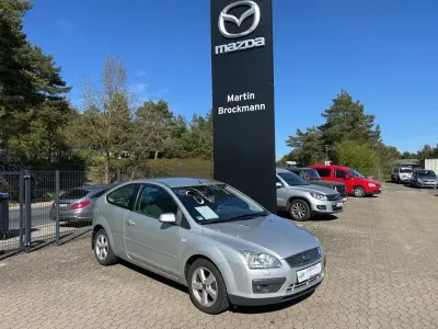 Gebraucht Ford Focus Titanium 145 PS (106 kW) 2005 Polarsilber metallic Limousine