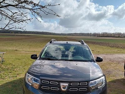 Gebraucht Dacia Sandero Celebration 90 PS (66 kW) 2018 Grau Limousine
