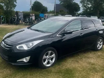 Gebraucht Hyundai i40 137 PS (100 kW) 2014 Schwarz Kombi