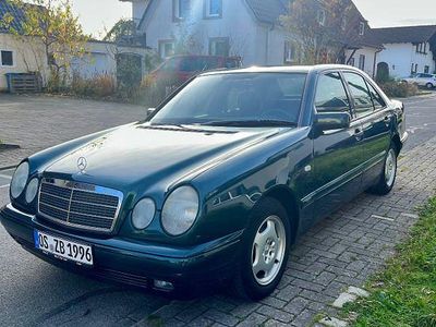 Mercedes E200